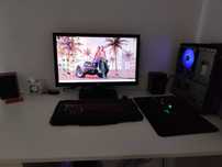 Vând pc AlienWare complet tastatura boxe maus  și monitor HP pro