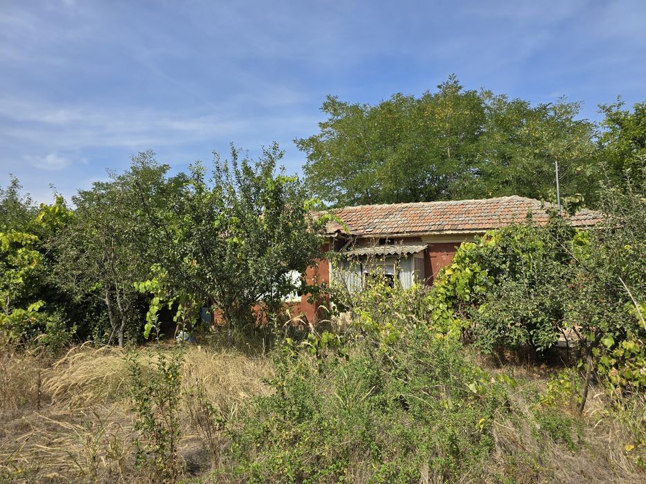 Casă bătrânească de vânzare - Teren generos 2187 mp