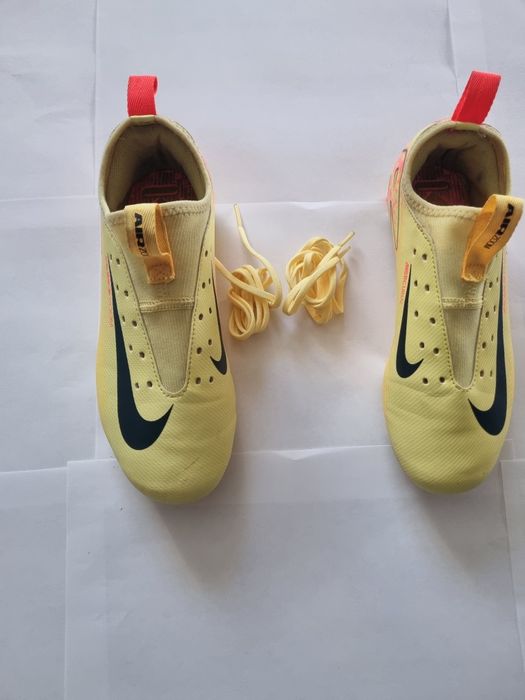 Ghete de fotbal nike