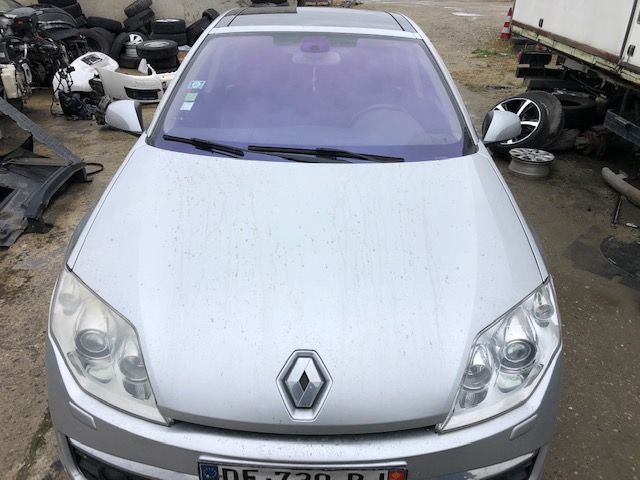 Dezmembrez Renault Laguna 3 an 2008 2.0 150cp Xenon