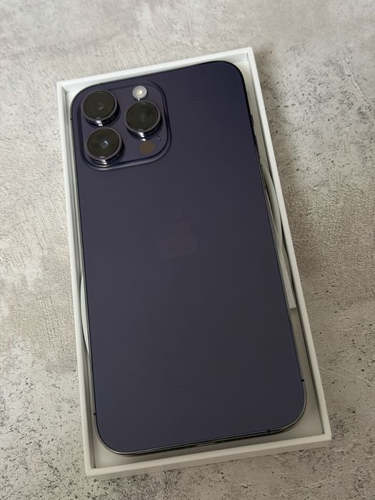 Продам айфон 14 про макс