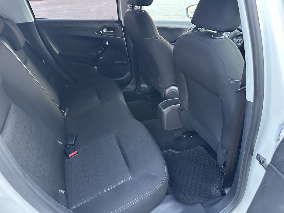 Peugeot 208 2016