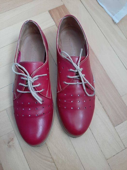 Pantofi piele naturala nr 38 - 2 perechi