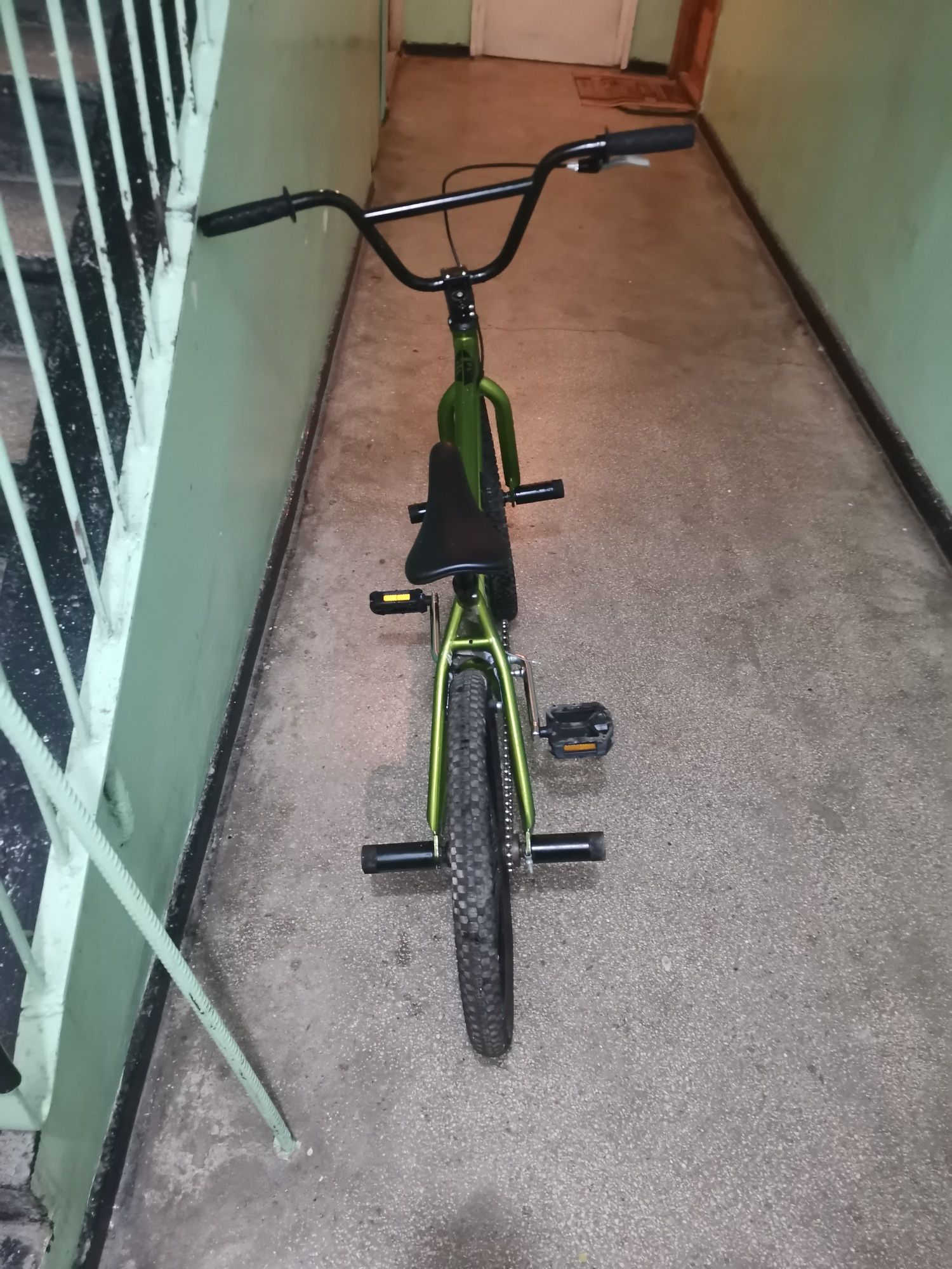 Vând bicicleta BMX