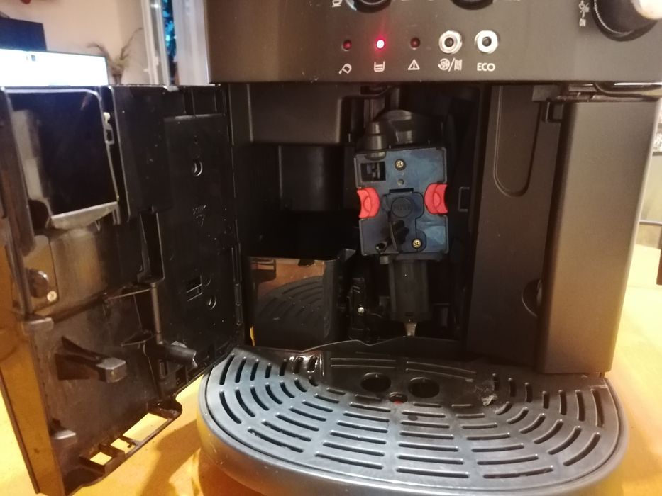 Кафеавтомат Delonghi Magnifica ESAM4000.B ECO