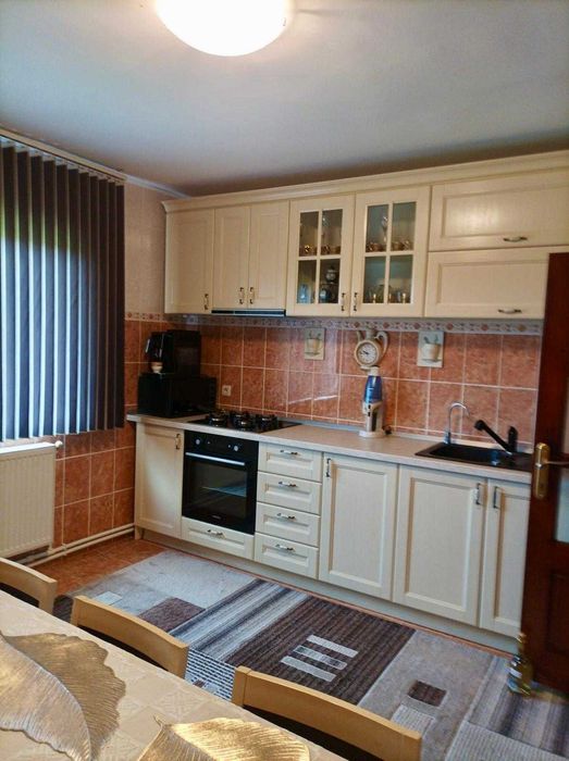 Vând Casa 5 camere si alte dependințe