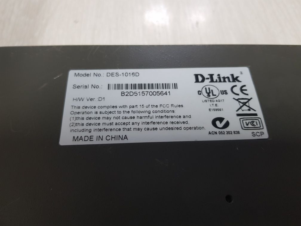 Switch 16 port D-Link DES-1016D