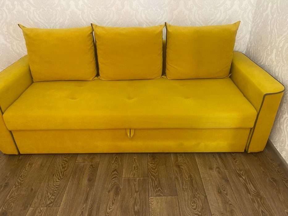 Продам диван для гостинной