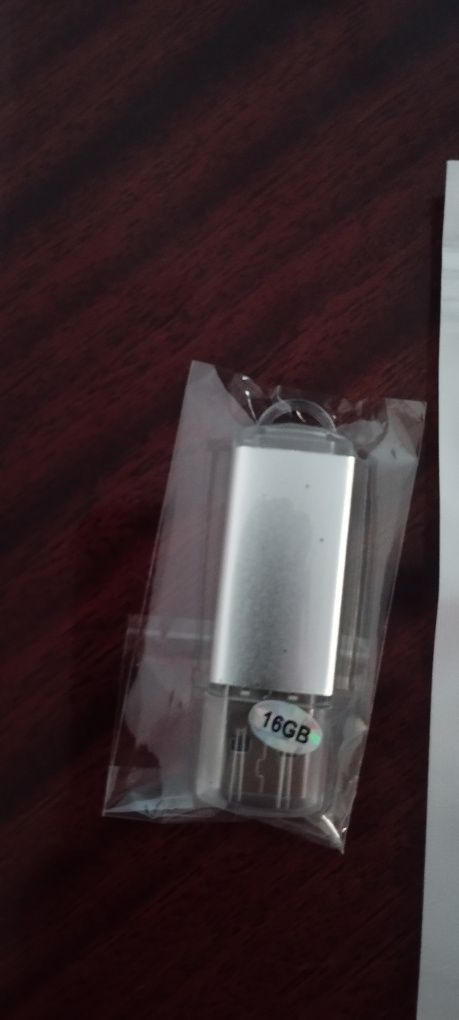 Продам  USB флешки новые в упаковке от 16G и выше