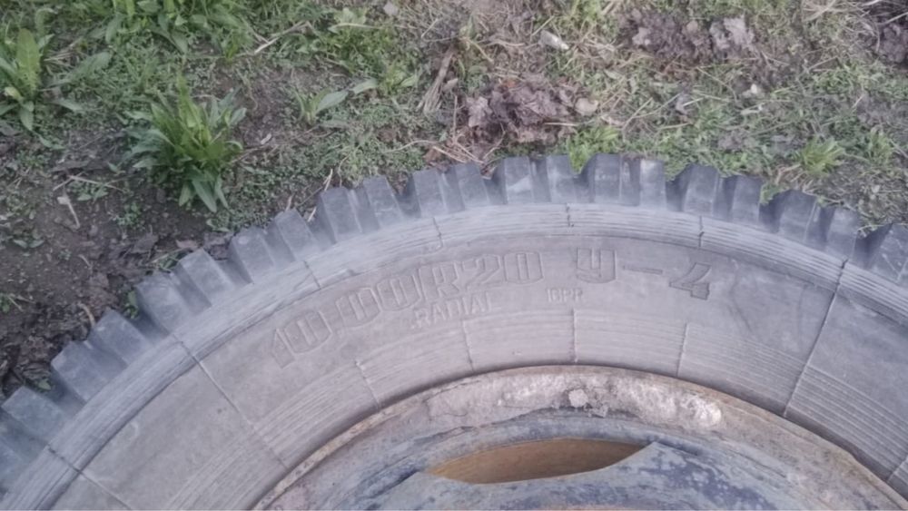 Шины на зил, камаз 10 r20