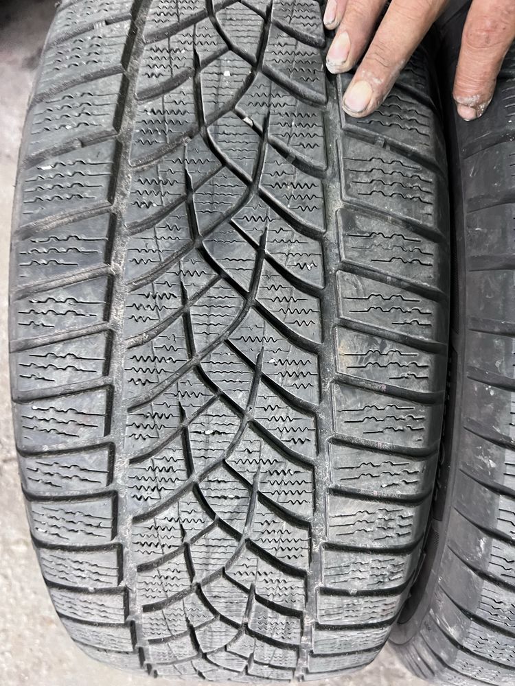 245/55 r17 goodyear de iarna / dot 2021 /200 lei buc