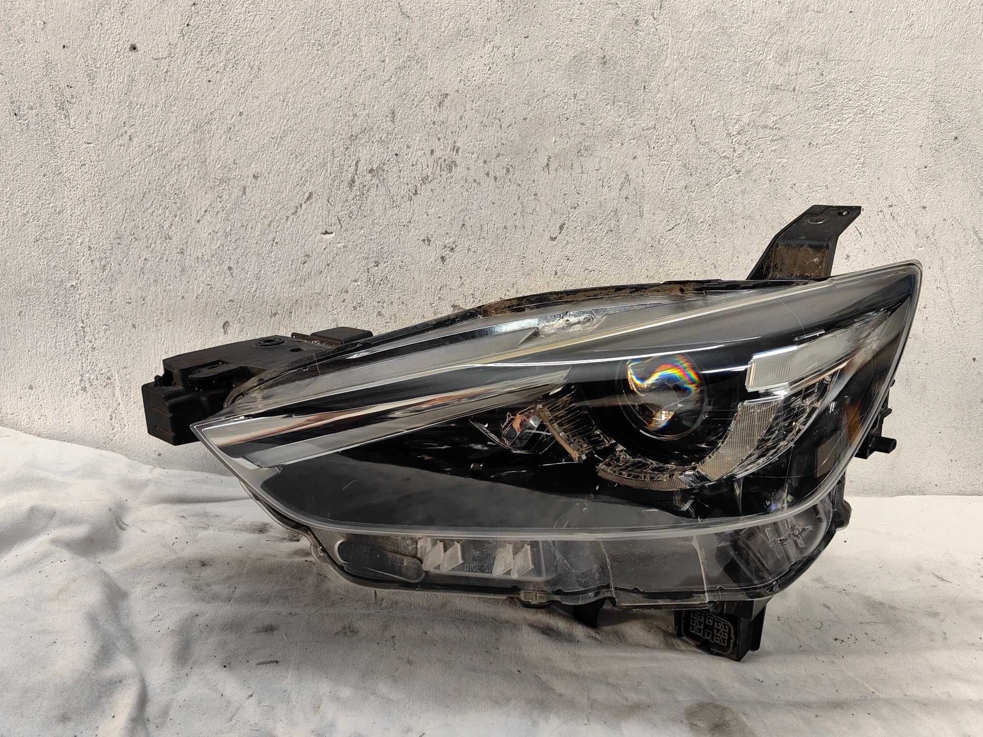Оригинален фар Мазда  Mazda CX-3   Full Led