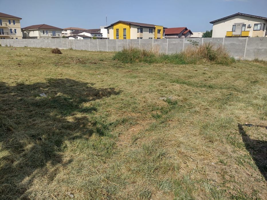 Servicii de cosire,curățare, defrișare  vegetatie terenuri.