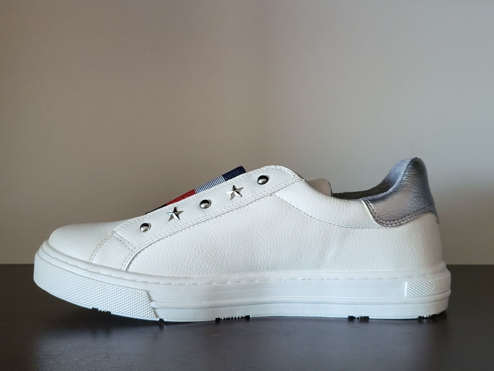 Tommy Hilfiger Low Cut Sneaker 39номер 25см Стелка Нови с Кутия