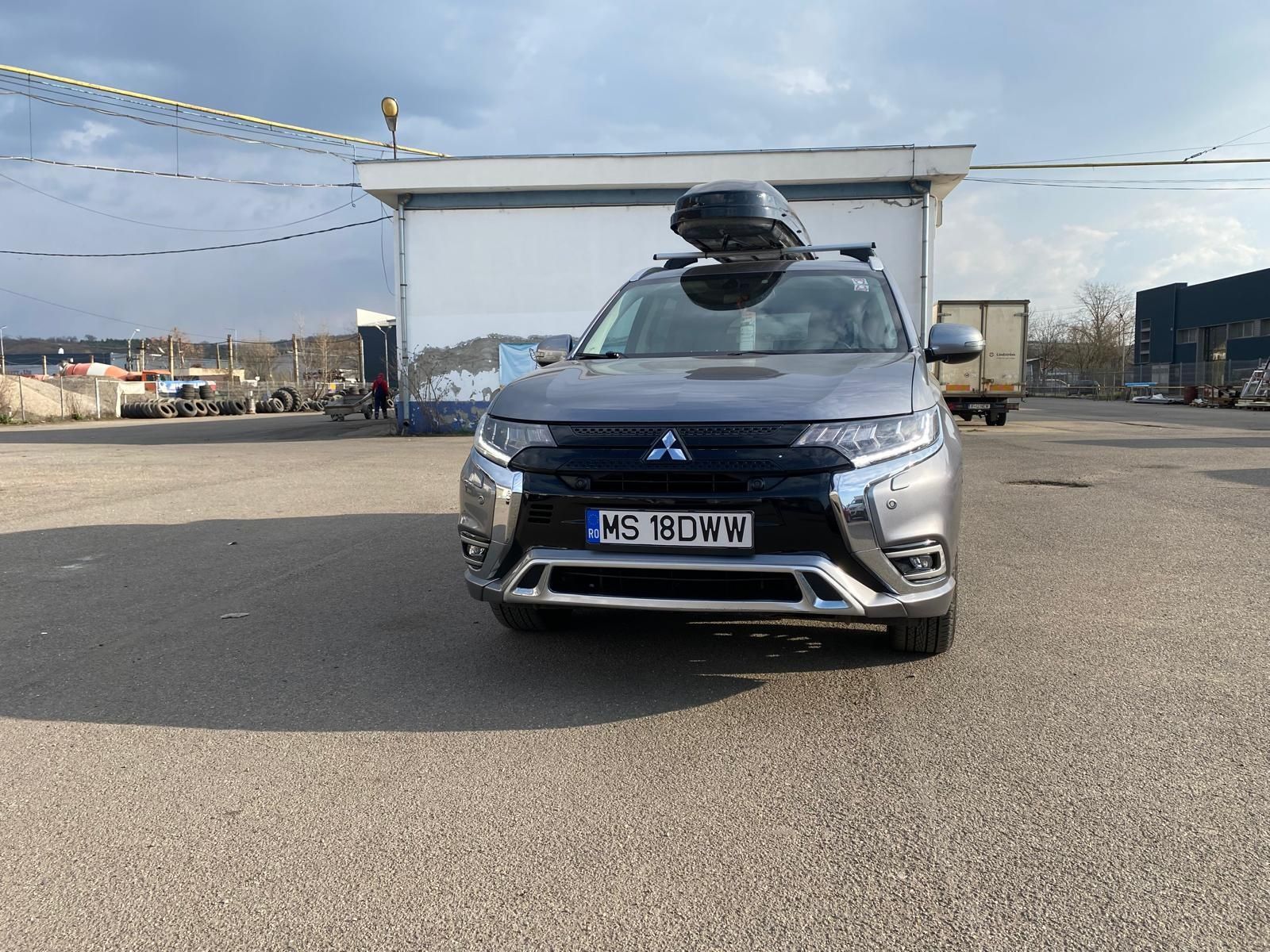 De vanzare Mitsubishi Outlander 2018 Hybrid 138000 km 4x4