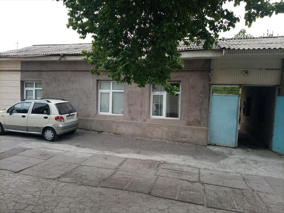 Uy hovli sotiladi manzil olim polvon roparasida ichkarida
