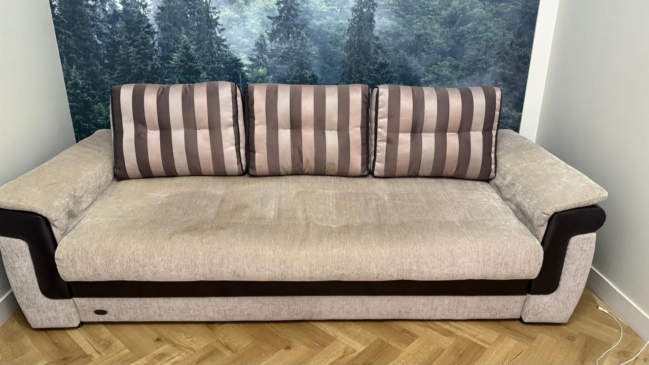 Продам Диван с подушками