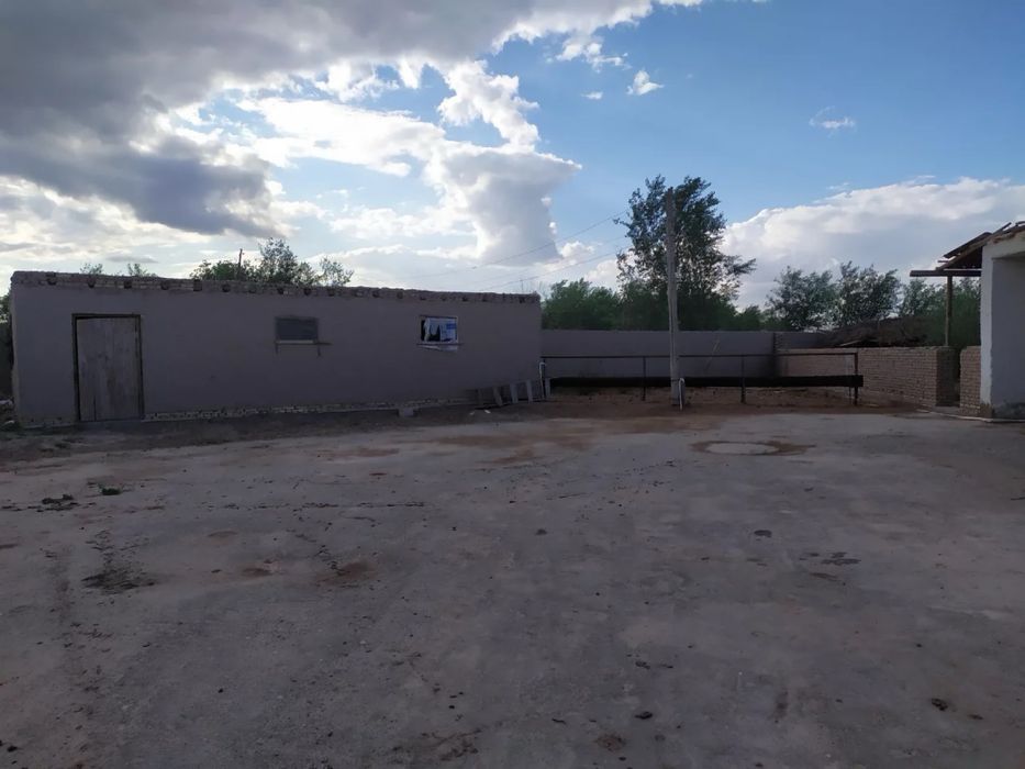 Ферма  кошимча ери билан сотилади