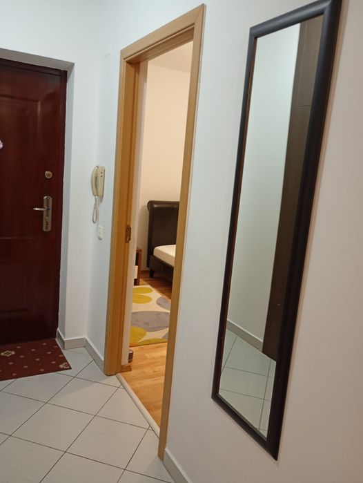 închiriez apartament strada Edgar Quinet 4-6