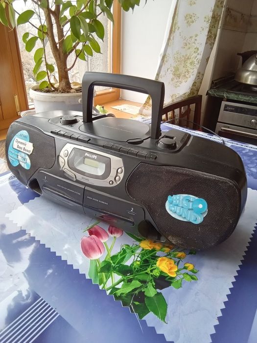 Продам Проигрыватель Philips : Аудиокассет, дисков CD , MP3 , радио AM
