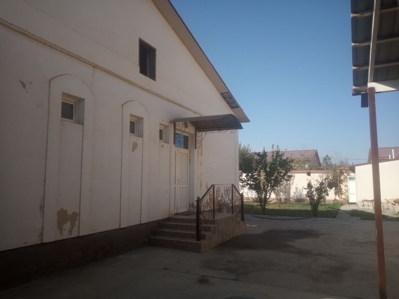 Ijaraga uy, chutqara kotej