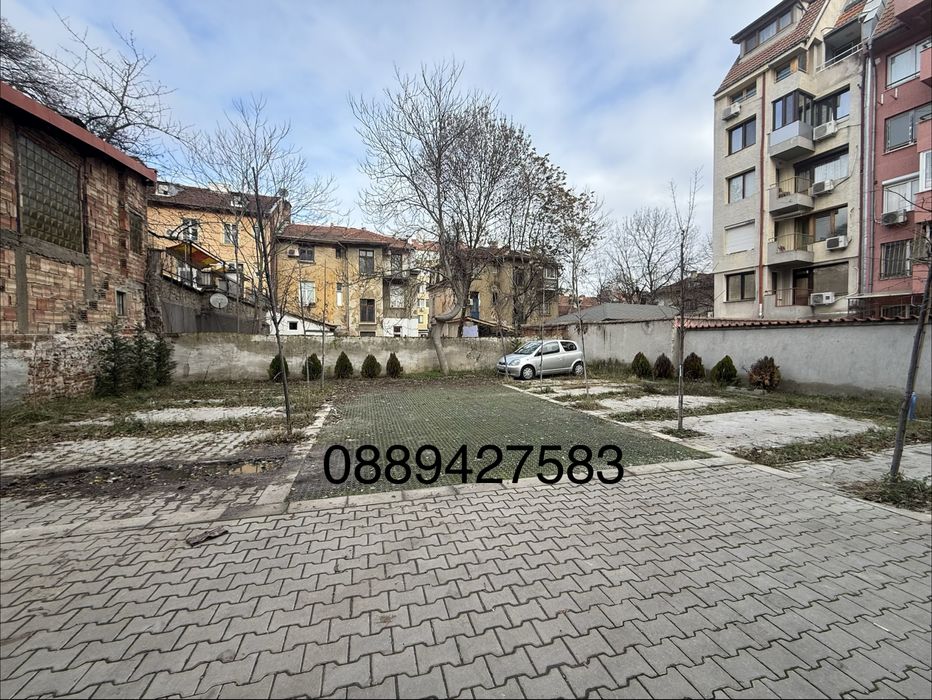 Паркомясто под наем, до Консерваторията, Център