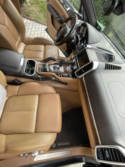 Porsche cayenne - multe optionale