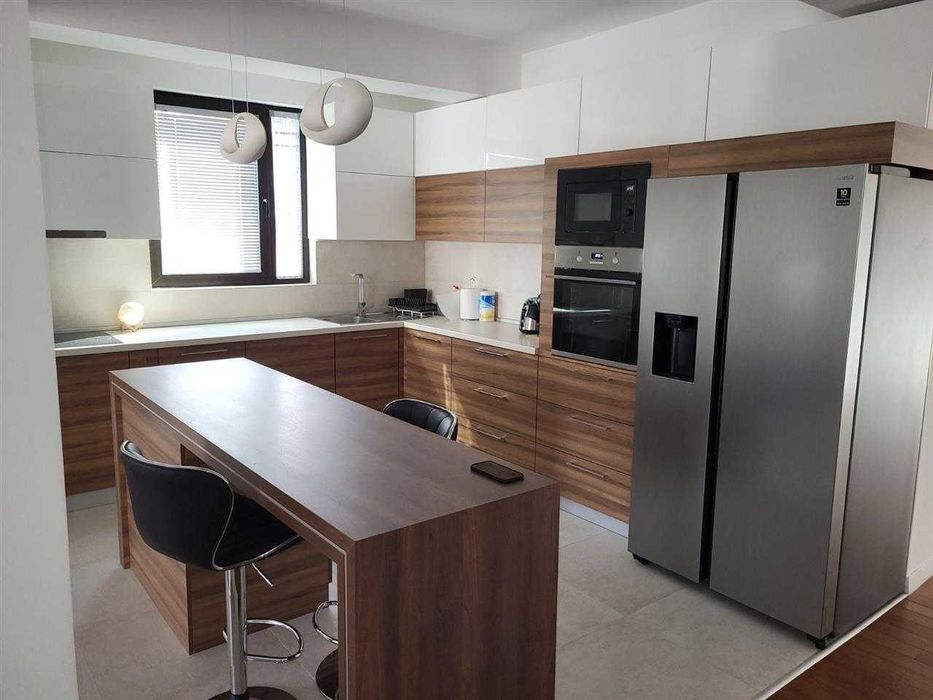 Дава се под наем Двустаен апартамент в Бургас, Център - 60 кв.м за 239.7 € - Снимка #1