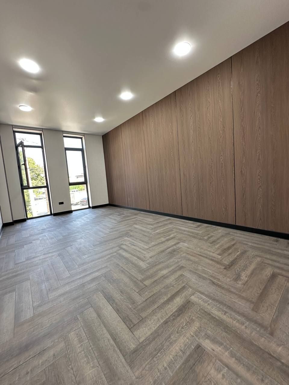 Аренда помещения с площадью 405 м². 11 кабинетов. Центр Луначарского.