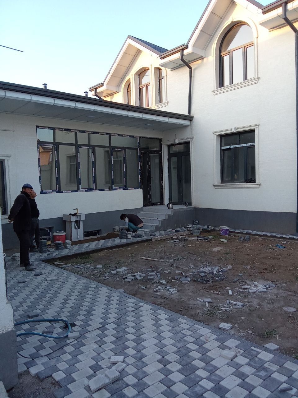 xovli sotiladi yuqori sifafli materiala ishlatilgan