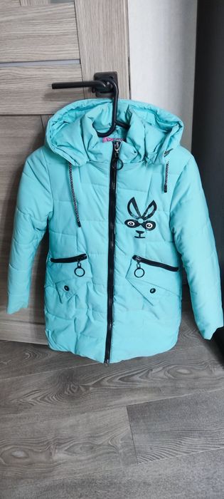 Продам зимнюю куртку на девочку