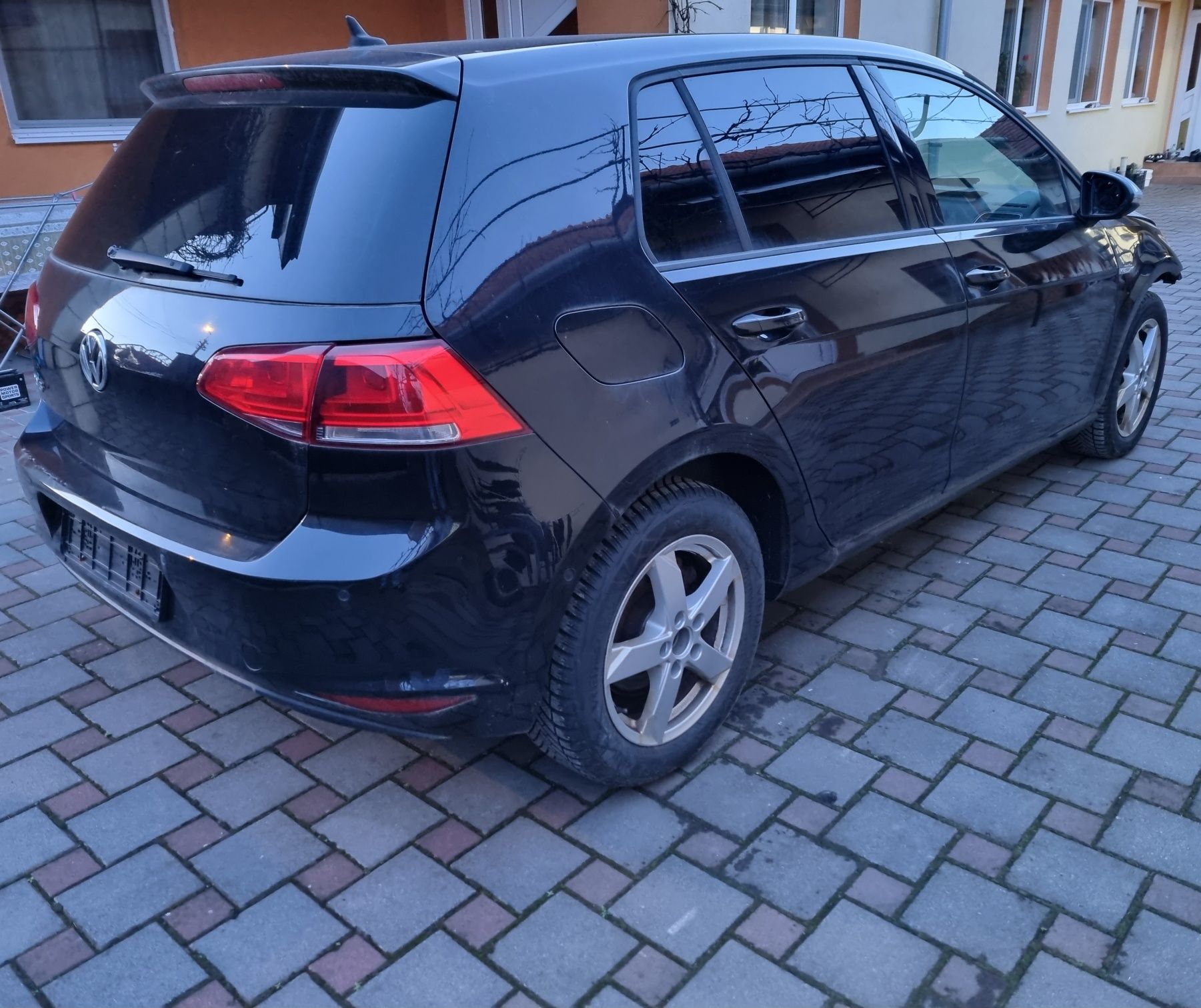 Vând VW Golf 7 1.2 tsi 90000 de km