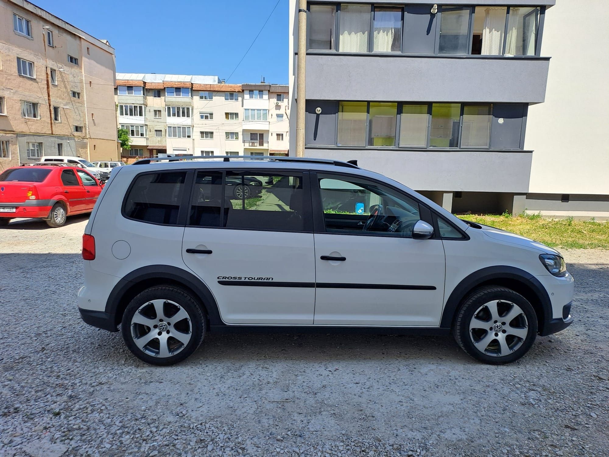 Volkswagen Touran Cross, 7 locuri,, Automat, recent adus in țară