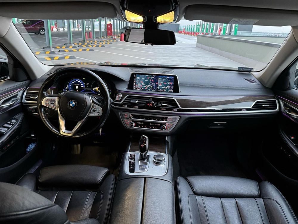 Bmw 740i • 2017 • 330 CP • Accept Schimburi • Variante