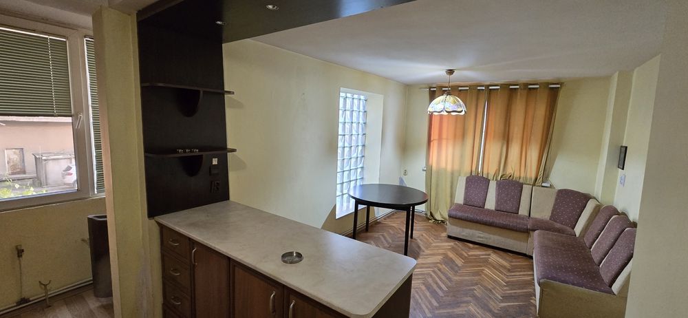 Пет станен апартамент, топ локация,