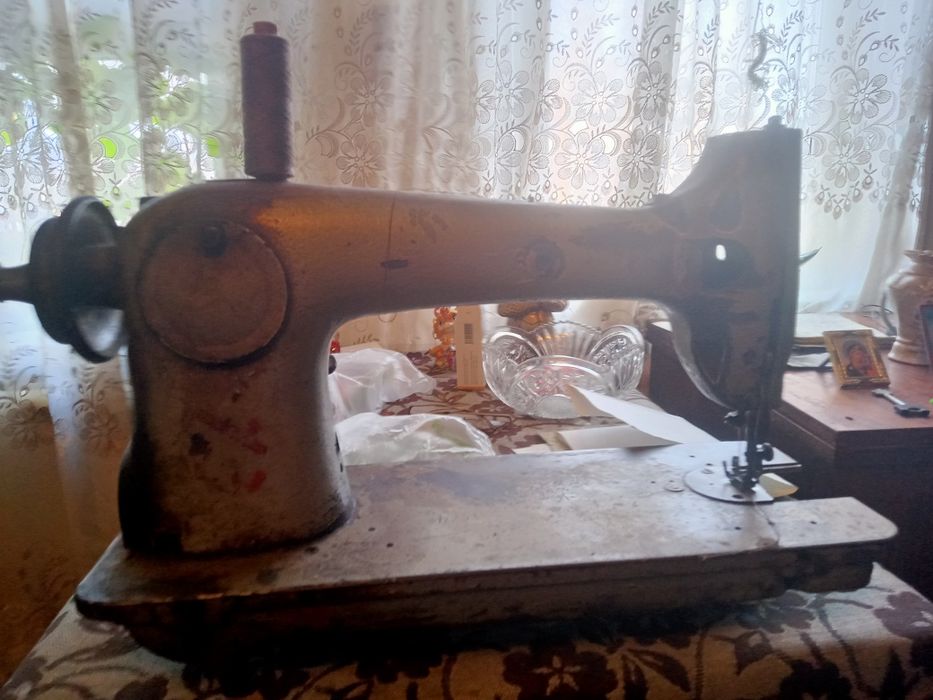 Швейная машинка ручная