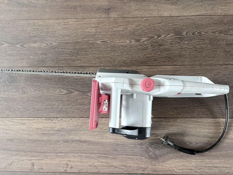 Fierastrau electric cu lant/ drujba