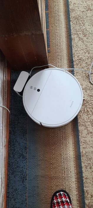 Моющий робот пылесос