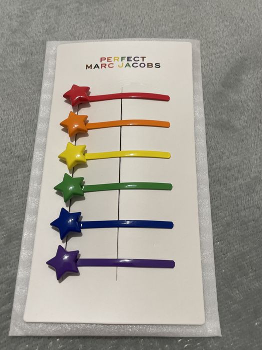 Фибички за коса на Marc Jacobs