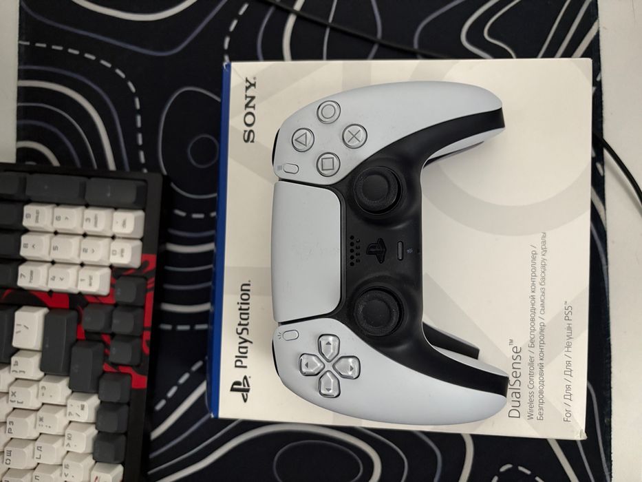 Продам абсолютно новый джойстик PS5