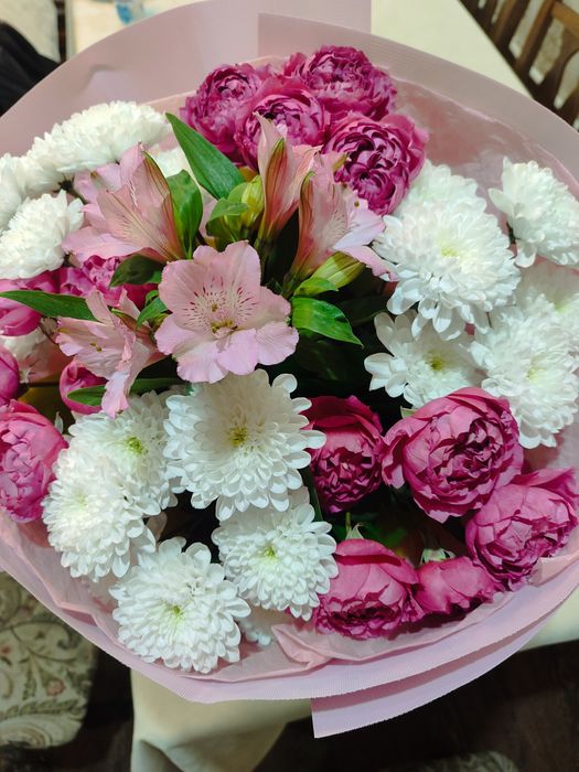 Букеты цветов свежие