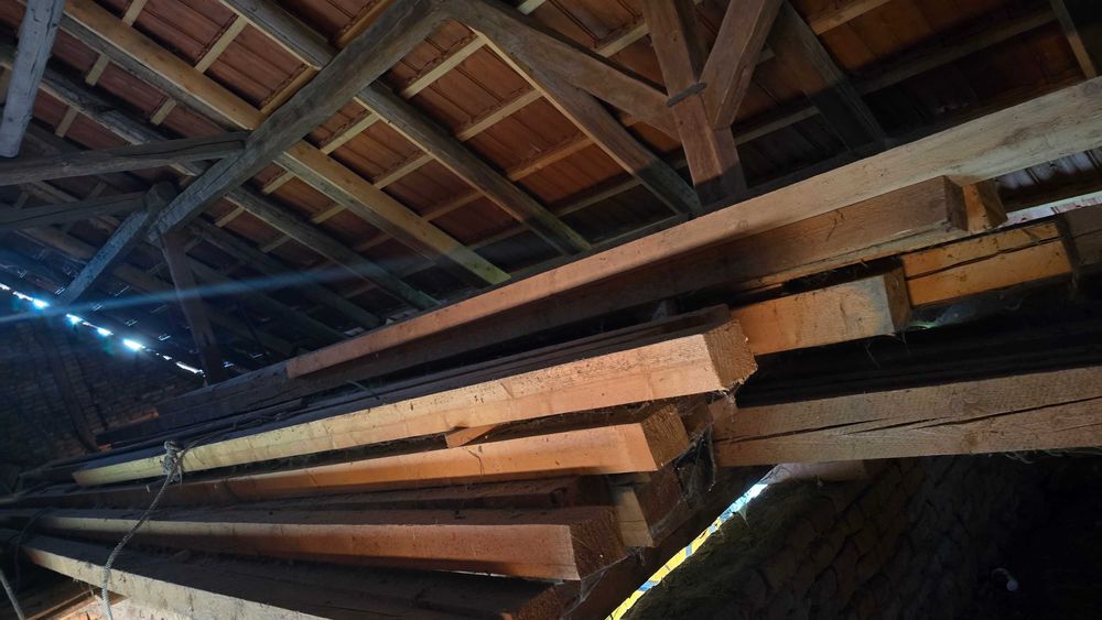 Lemn rășinos uscat pt construcții