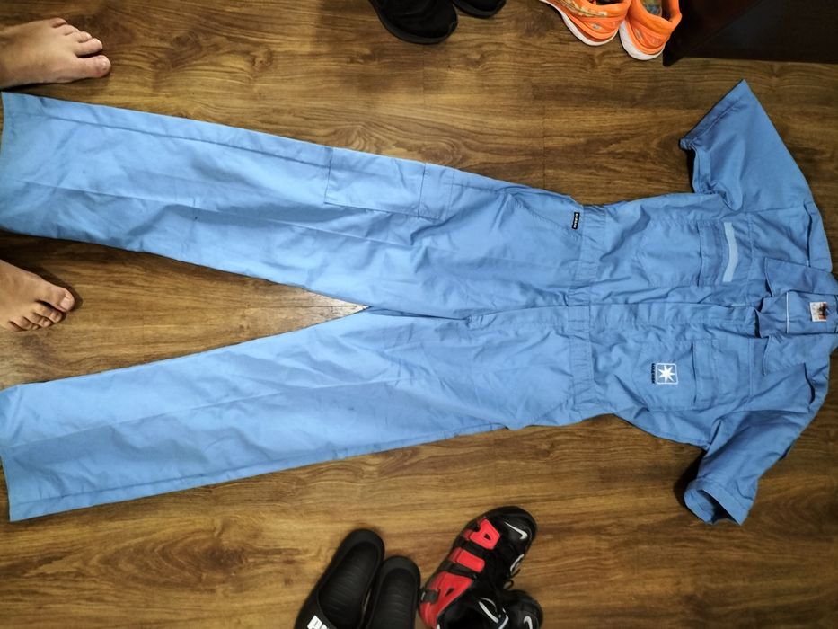 Vând salopetă MAERSK  pentru navigatori!