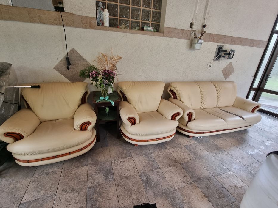 Canapea cu fotolii din piele