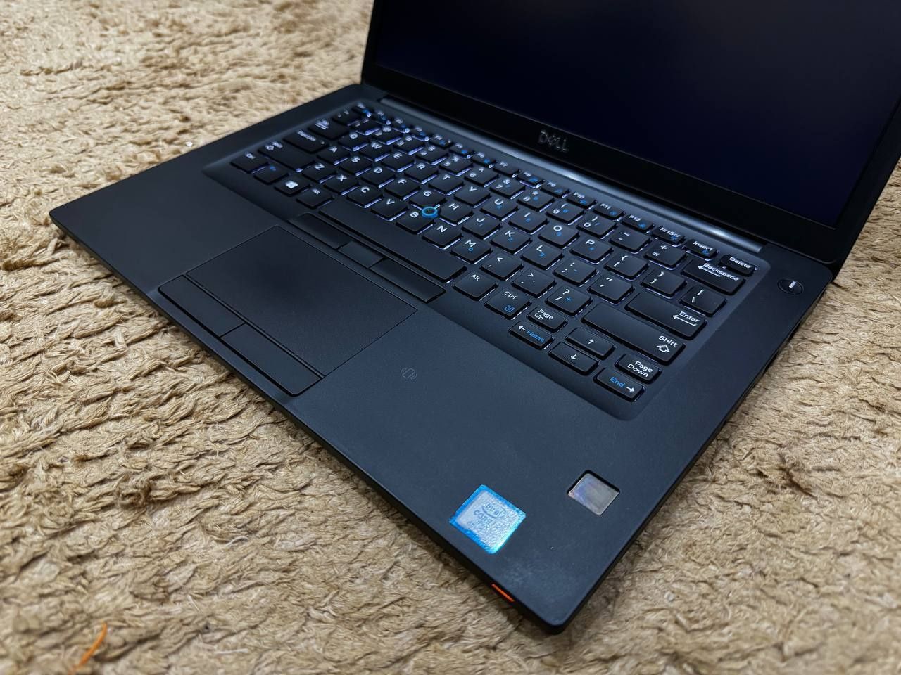 Notebook  DELL core i7 sotiladi