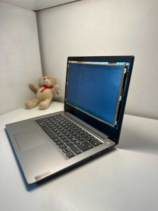 laptop LEnovo Ideapad 3 13iiL05, I3 gen 10, ram 4 gb, ssd 120 gb