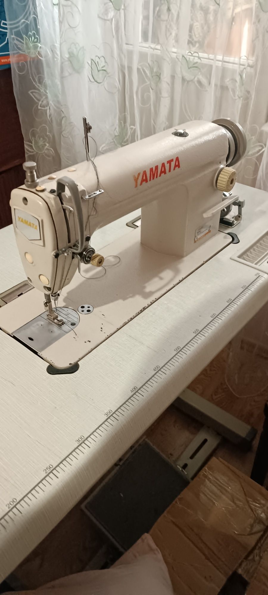 Прямострочная швейная машинка Yamata