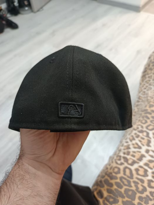 Vînd Șapcă NY mărimea 57,7 cm