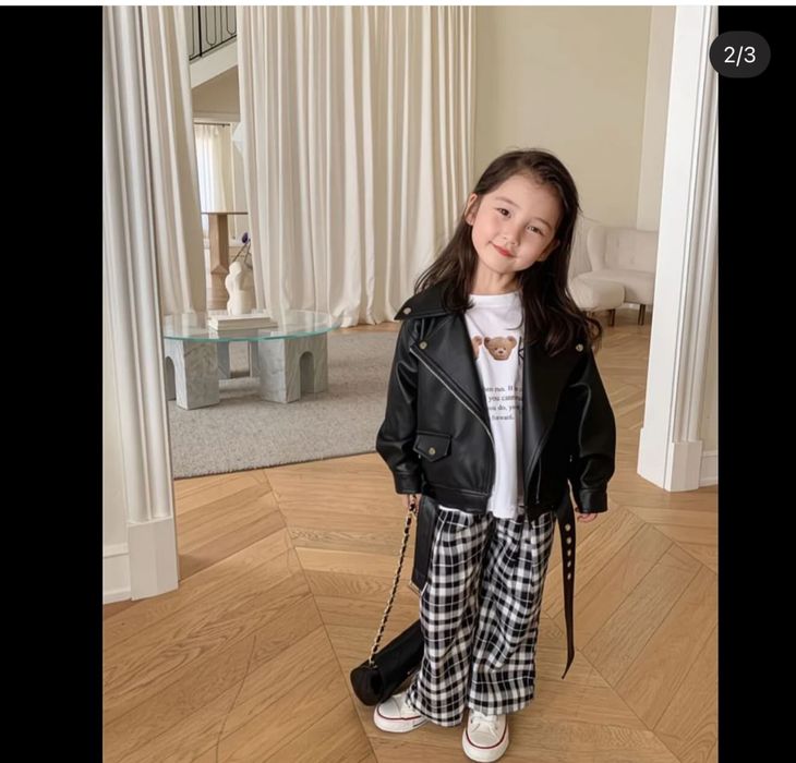 Кожанная куртка детская черная и мальчикам и деаочкам