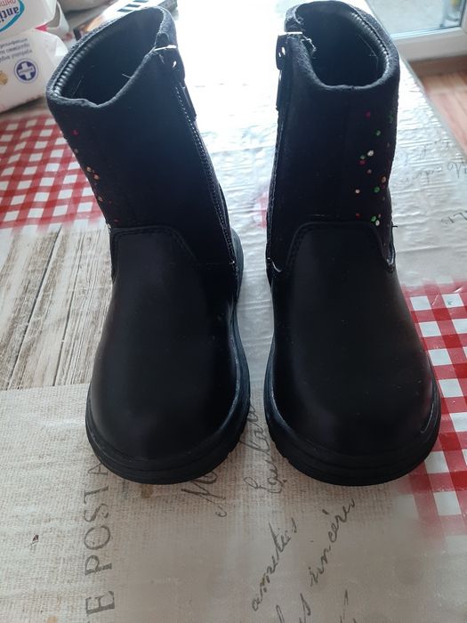 Чисто нови ботушки 22н. Barbie